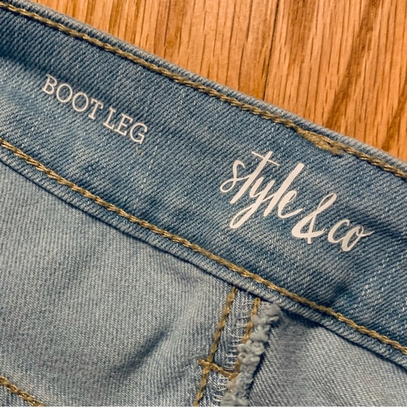 Light wash boot cut jeans - Picture 6 of 6